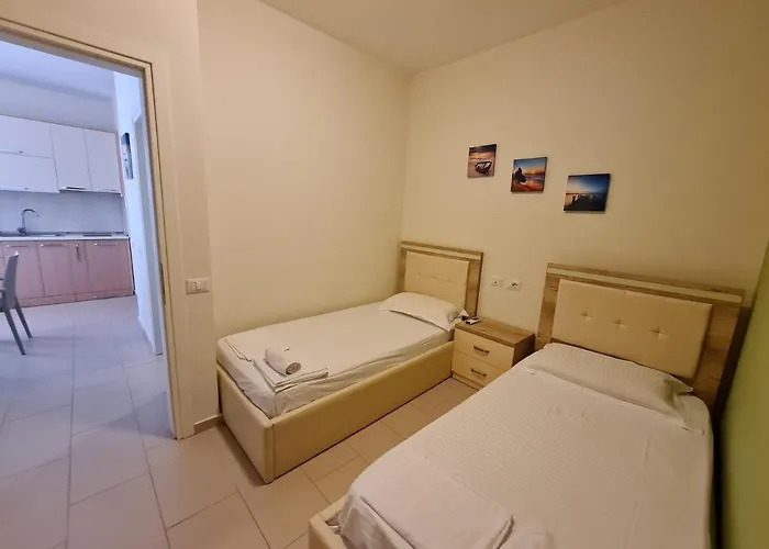 Daire 2-bedroom Sleeps 4 Free Parking *