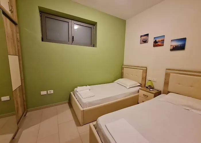 Appartement 2-bedroom Sleeps 4 Free Parking Vlorë