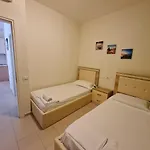 公寓 2-bedroom Sleeps 4 Free Parking *