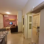 2-bedroom Sleeps 4 Free Parking *