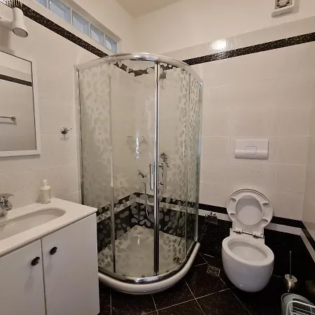 2-bedroom Sleeps 4 Free Parking Appartement *