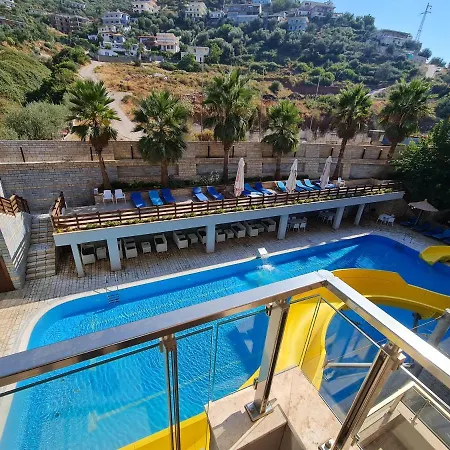 2-bedroom Sleeps 4 Free Parking
