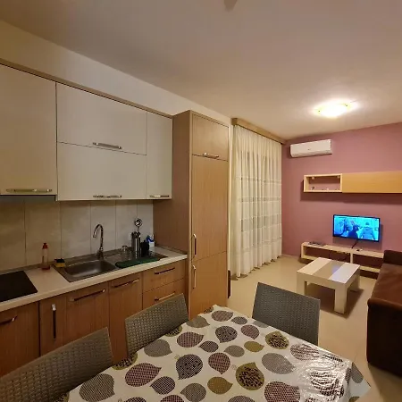 2-bedroom Sleeps 4 Free Parking Appartement *