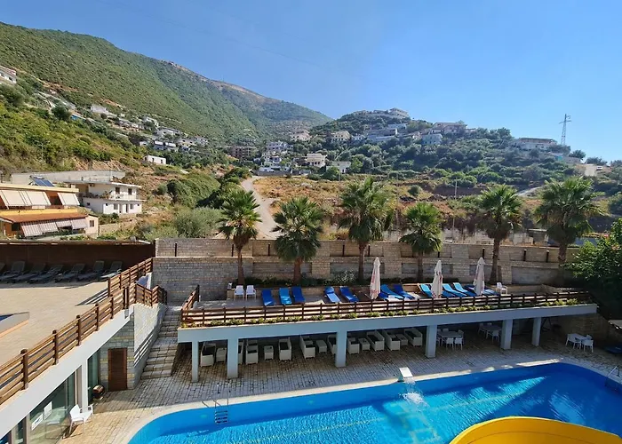 2-bedroom Sleeps 4 Free Parking Appartement Vlorë