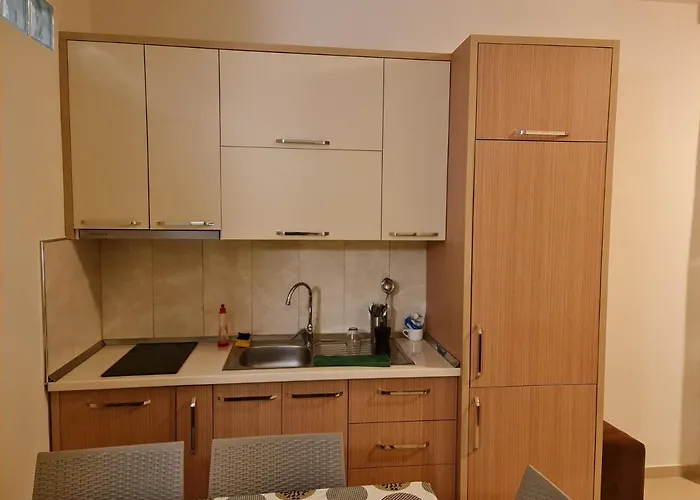 2-bedroom Sleeps 4 Free Parking Appartement Vlorë