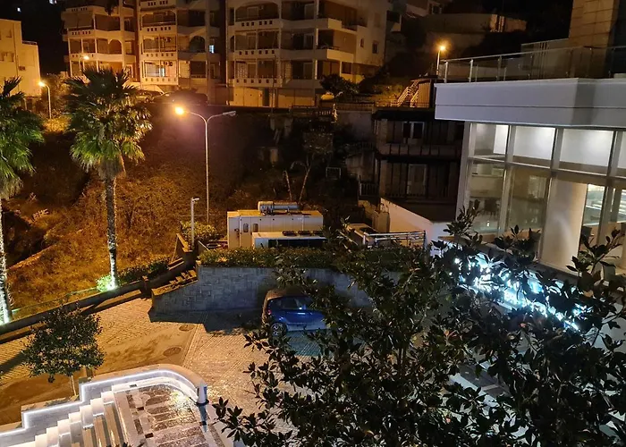 Appartement 2-bedroom Sleeps 4 Free Parking